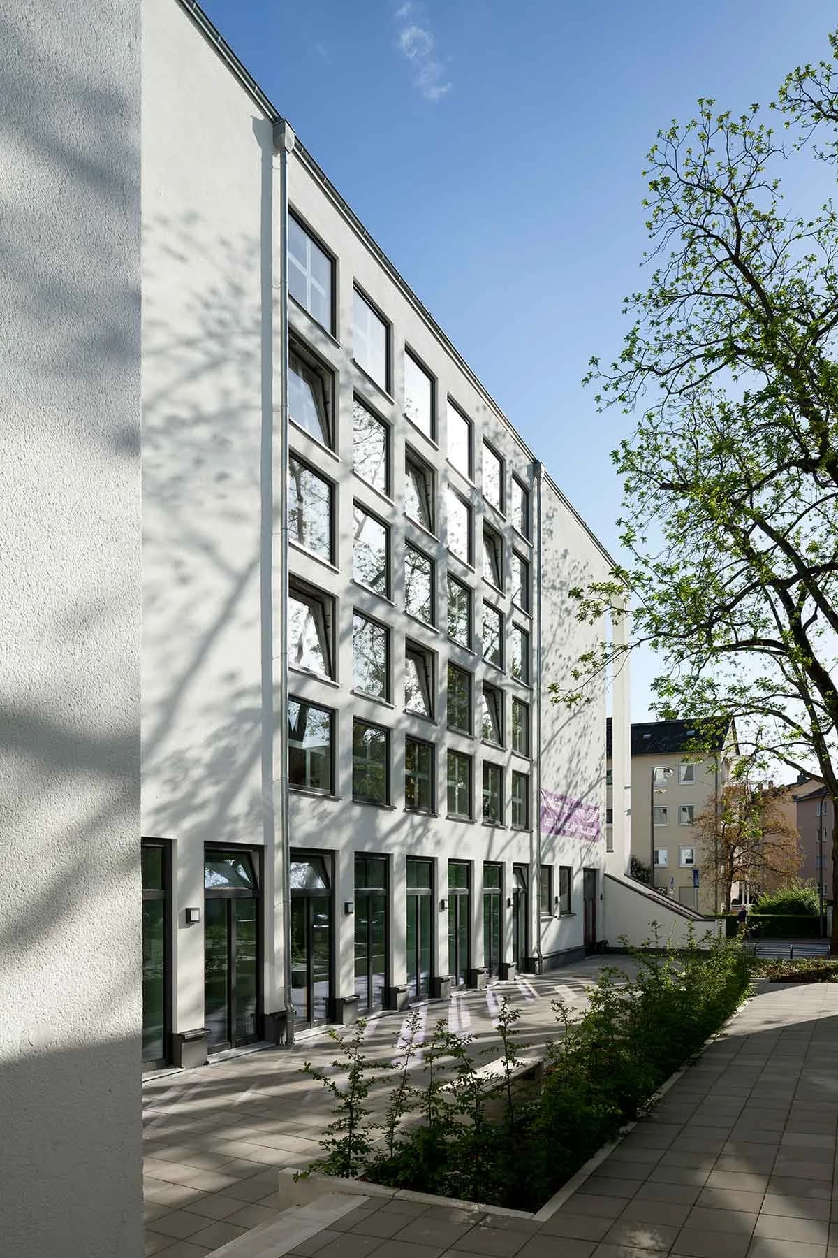 Paul-Gerhardt-Gemeinde, Frankfurt am Main, Bild 1
